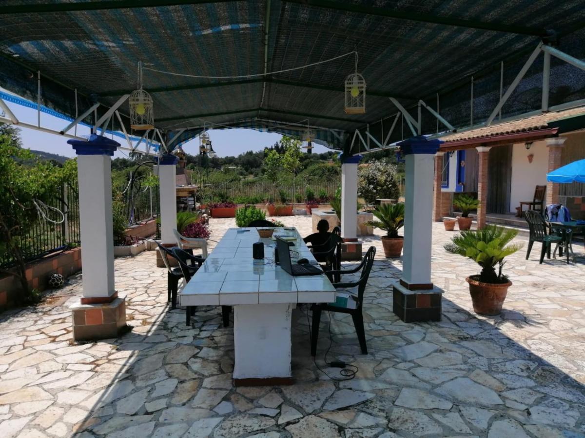 Villa Facen Gardeládes Buitenkant foto