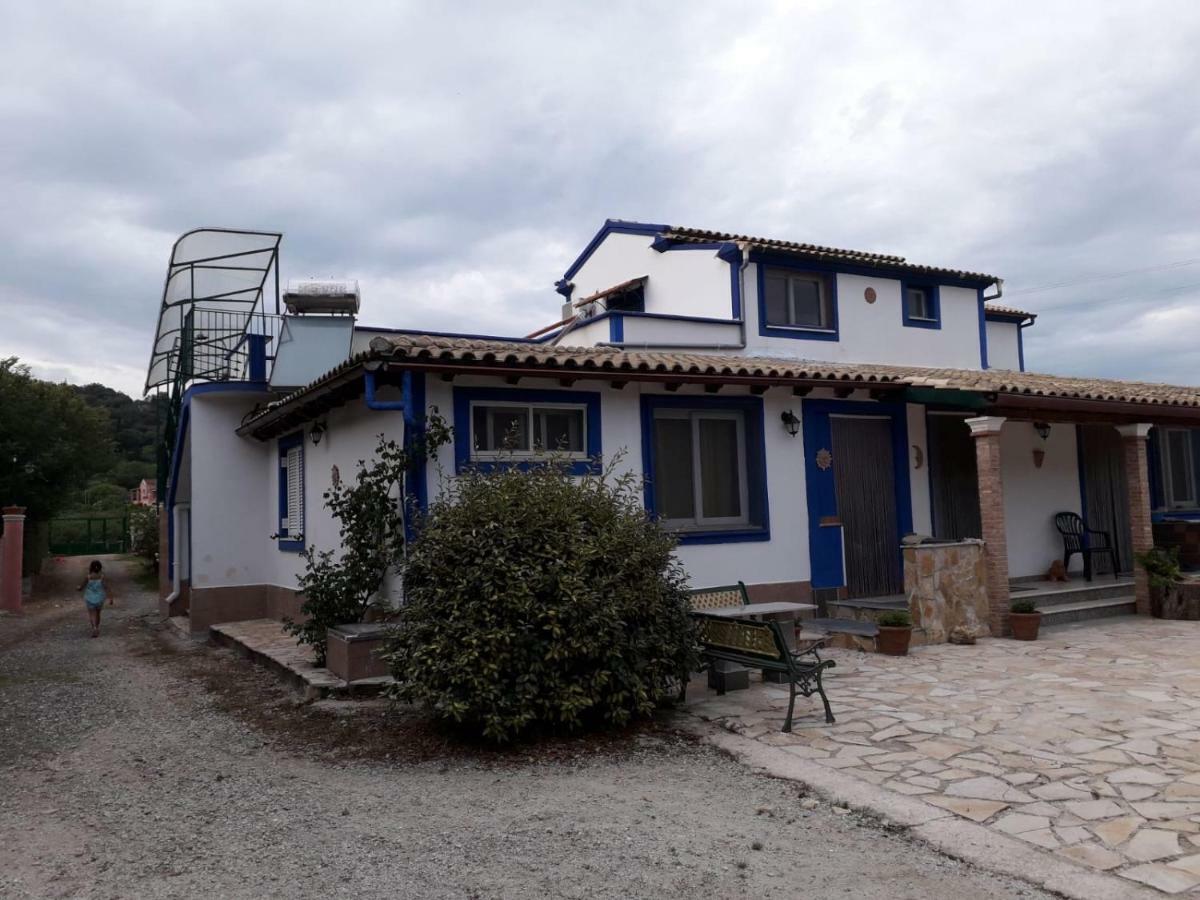 Villa Facen Gardeládes Buitenkant foto