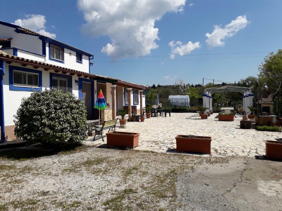 Villa Facen Gardeládes Buitenkant foto
