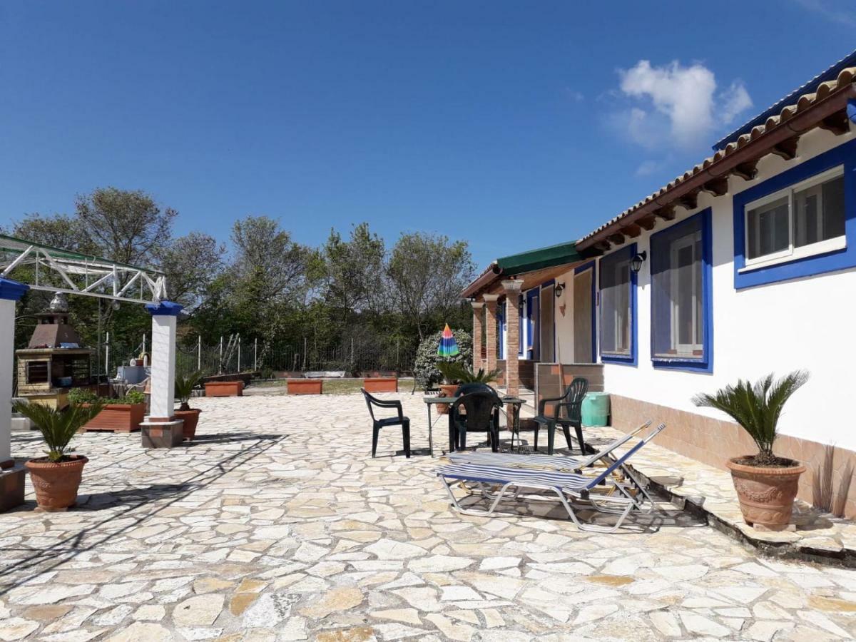 Villa Facen Gardeládes Buitenkant foto
